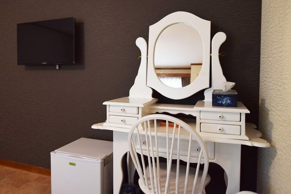 Standard Twin Room (Pet Friendly) photo 2