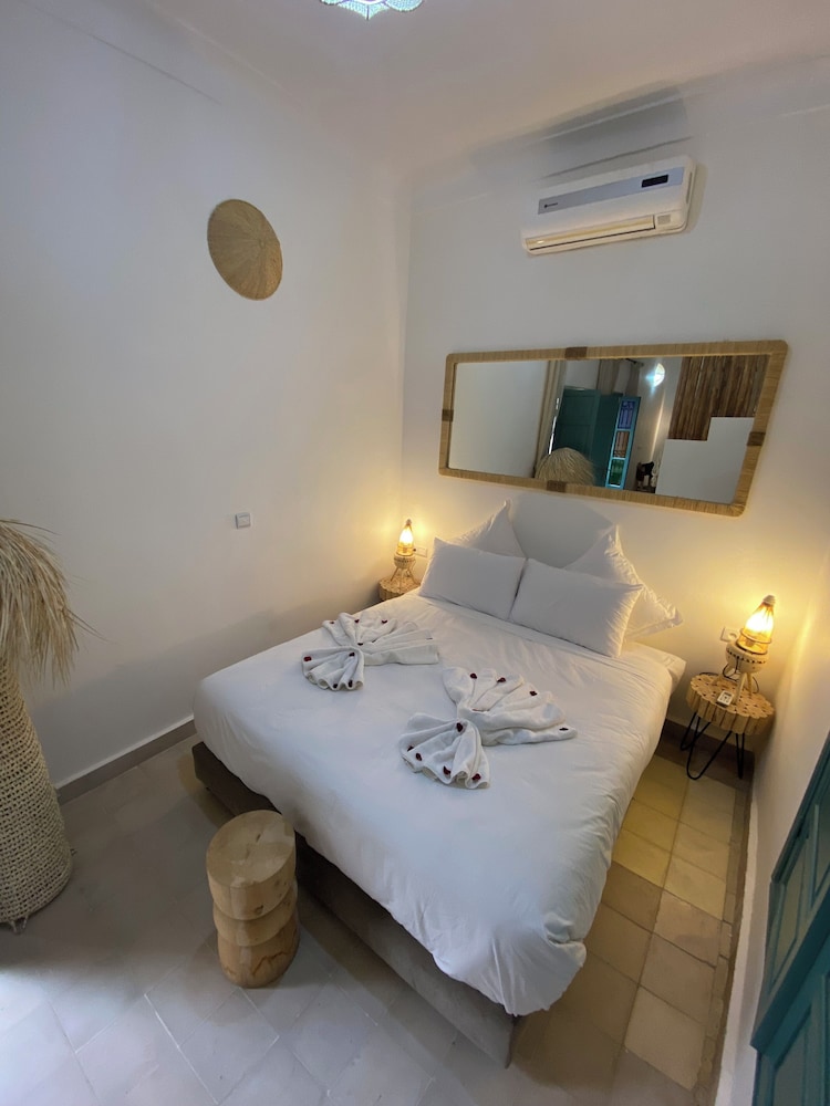 Double or Twin Room - Photo 3
