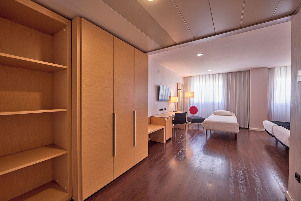 Family Room, 3 Twin Beds photo 3