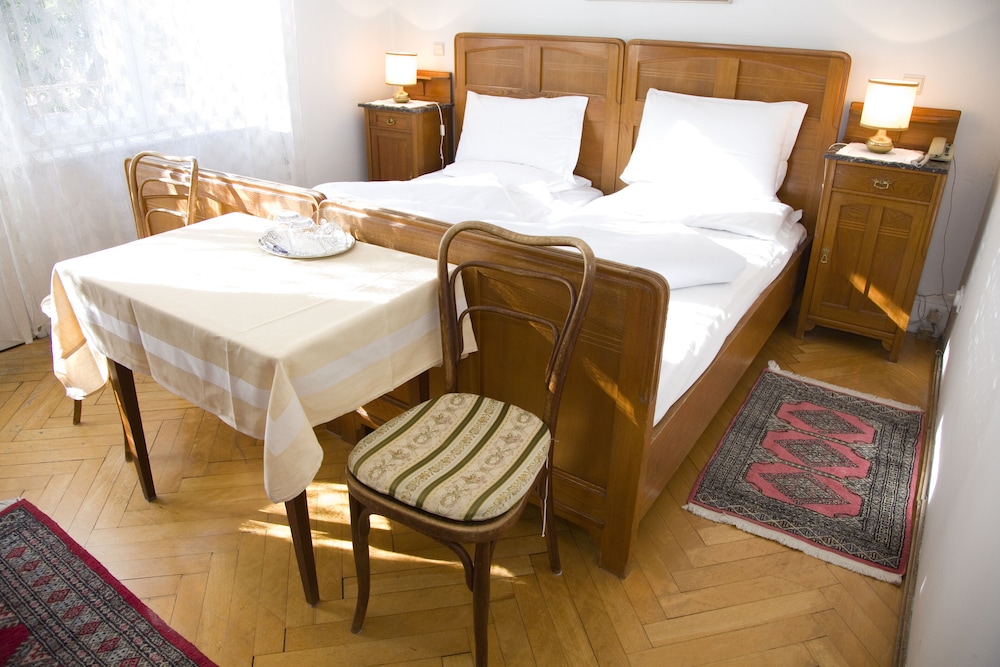 Double or Twin Room - Photo 1