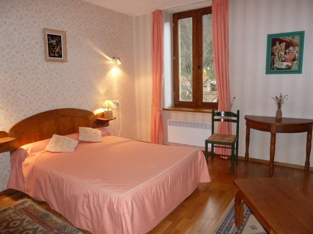 Double Room (Ormeau) photo 1