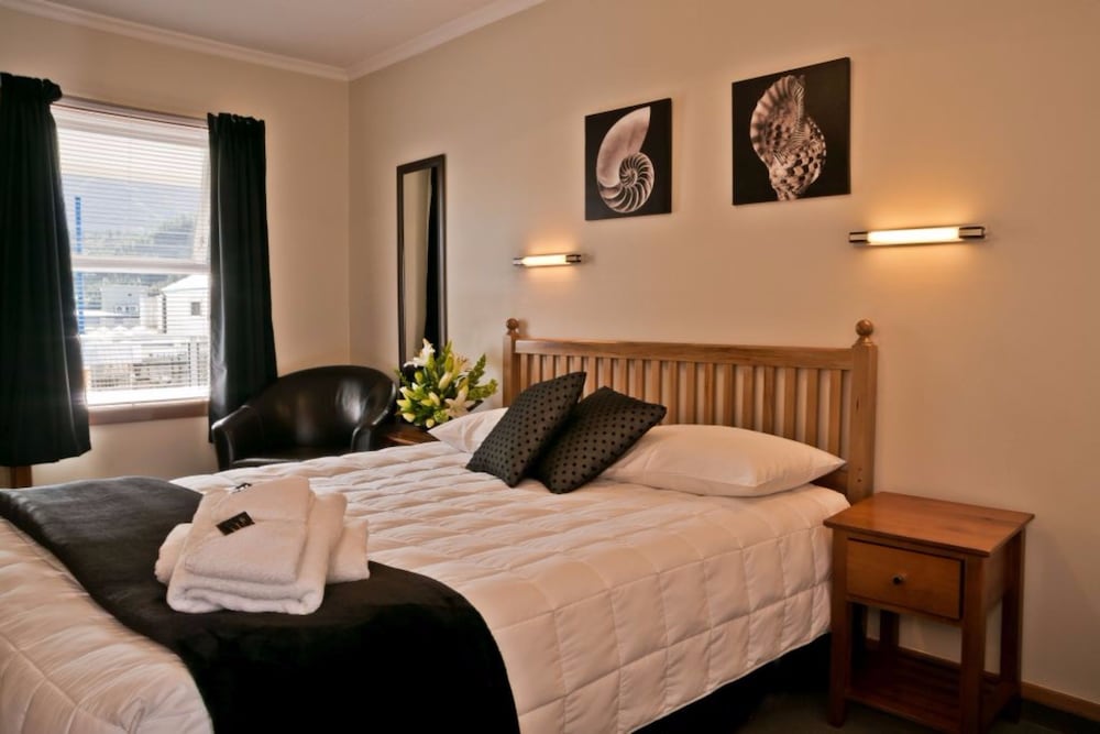 Studio, Multiple Beds photo 3