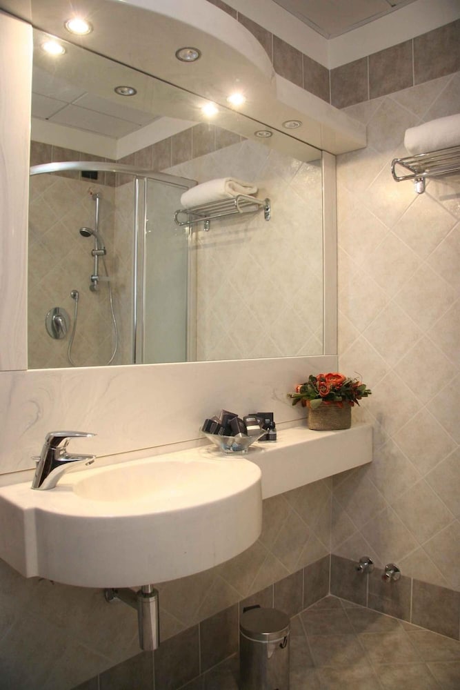 Triple Room - Photo 7