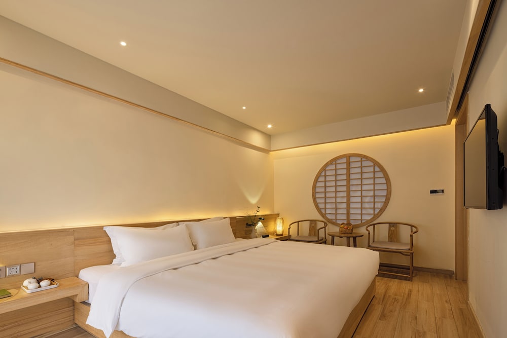 Luxury Suite, Balcony, Mountain View photo 1
