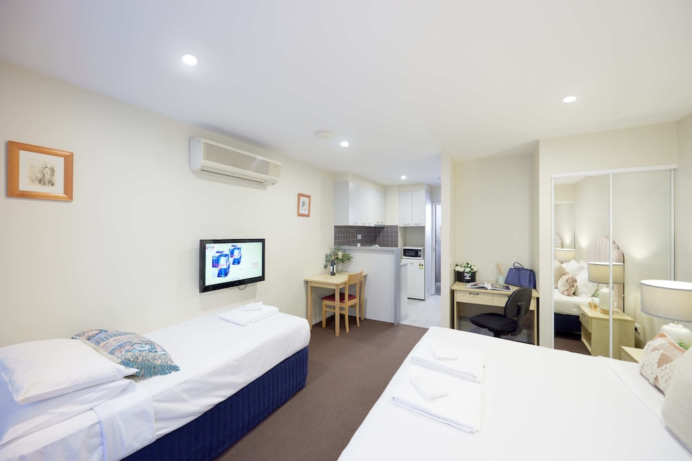 Deluxe King Apartment - Photo 2