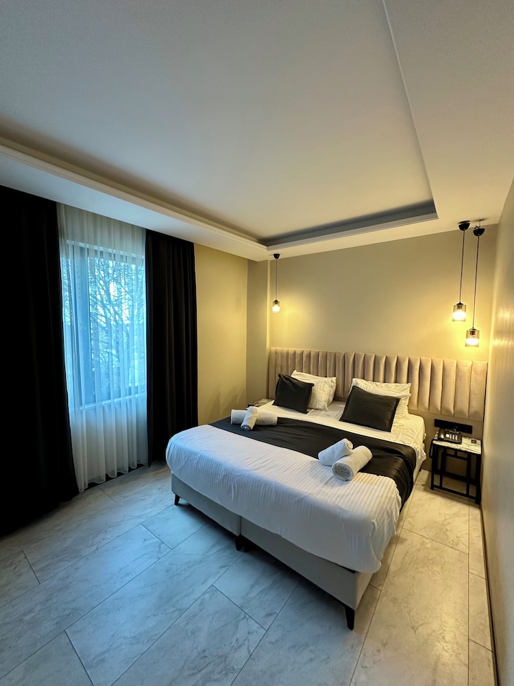 Deluxe Double Room, Balcony - Photo 1