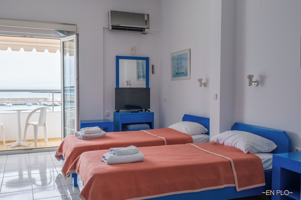 Studio, 2 Twin Beds, Sea View photo 2