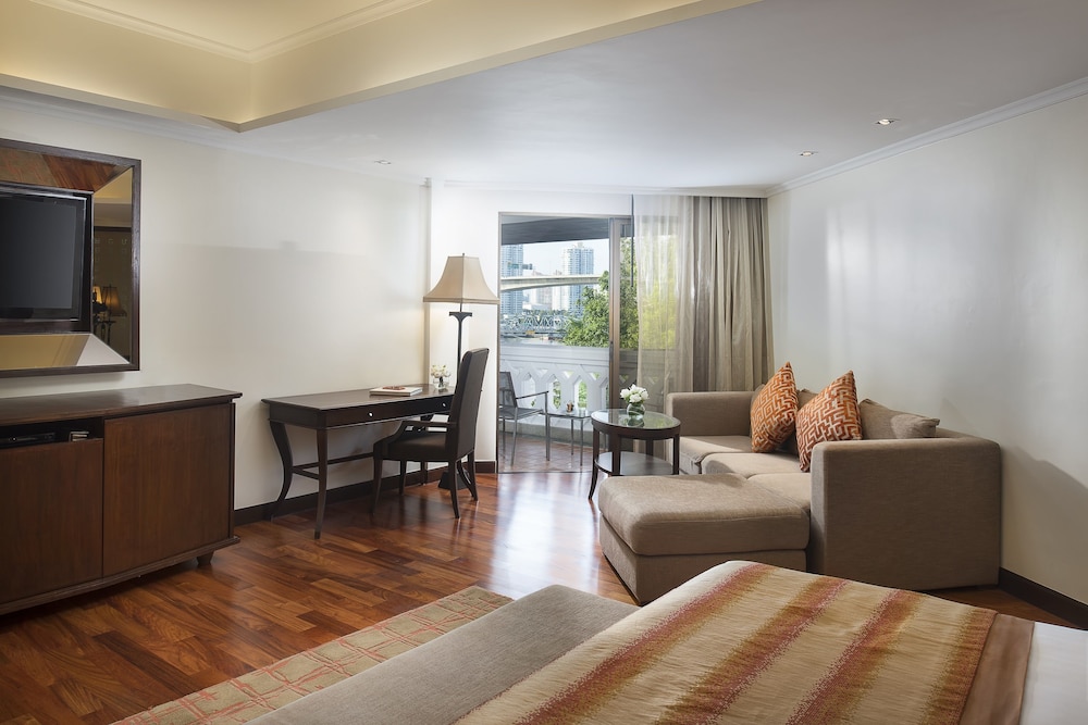 Junior River View Suite thumbnail 5