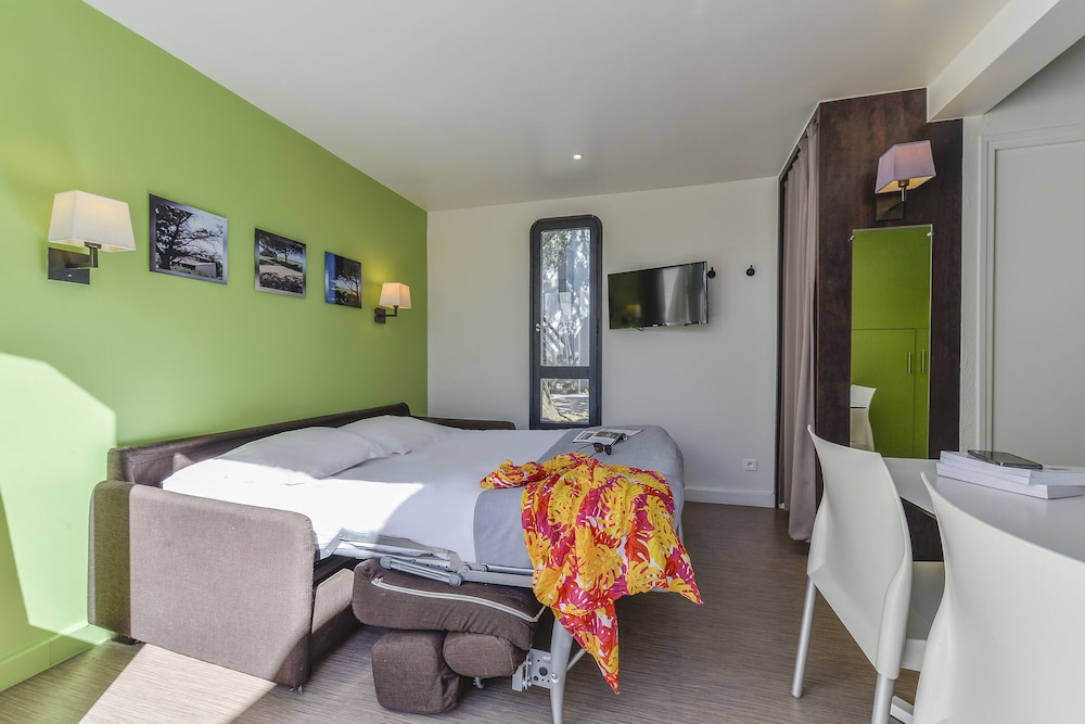 Classic Quadruple Room, 2 Bedrooms, Terrace photo 3