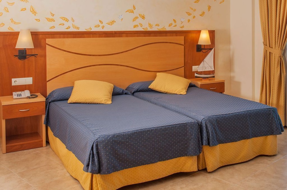 Habitación Doble Superior, Balcón con Vista al Jardín