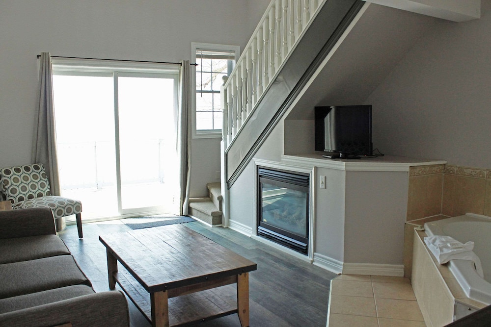Standard Room, 1 King Bed with Sofa bed, Non Smoking, Fireplace (Beach Front) photo 2