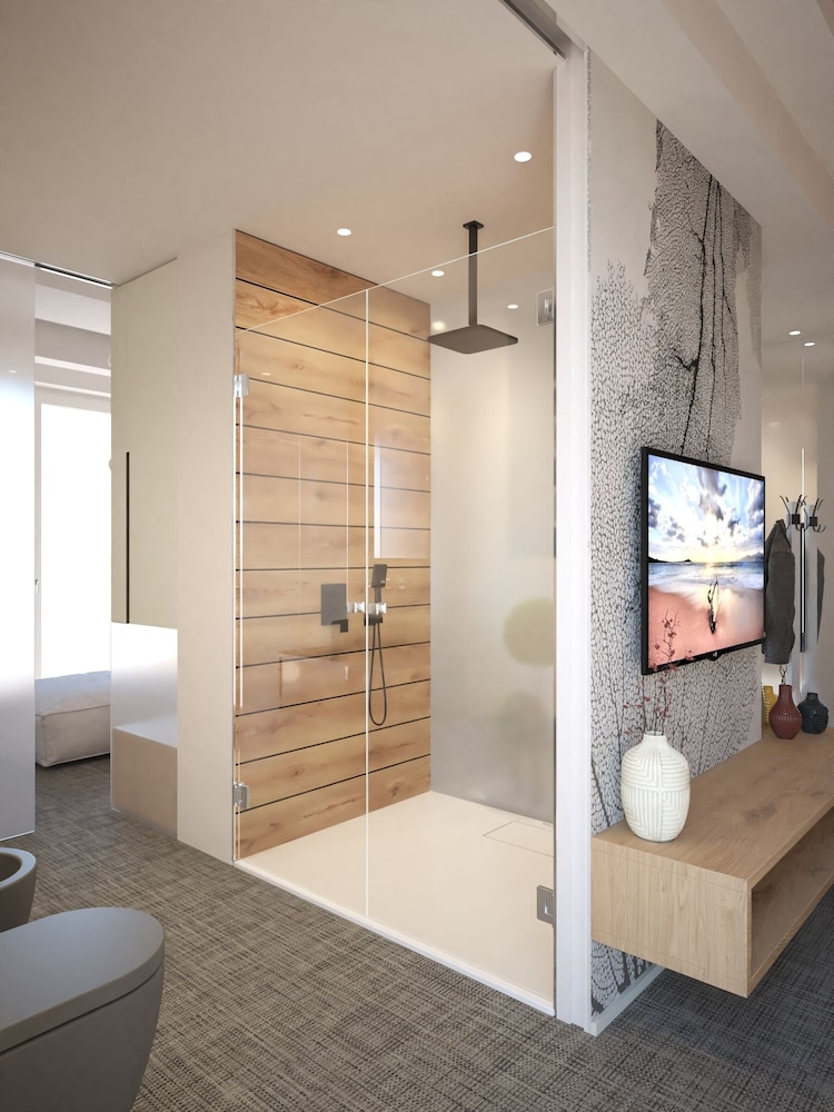 Exclusive Studio Suite, Sea Facing photo 3