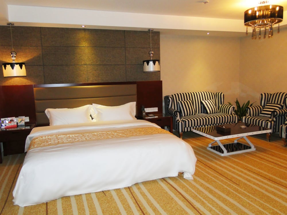 Deluxe Business Room (Main Building) photo 3