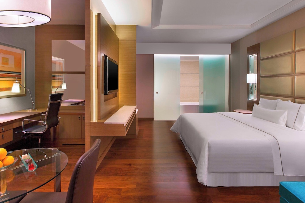 Executive Suite, 1 King Bed photo 3
