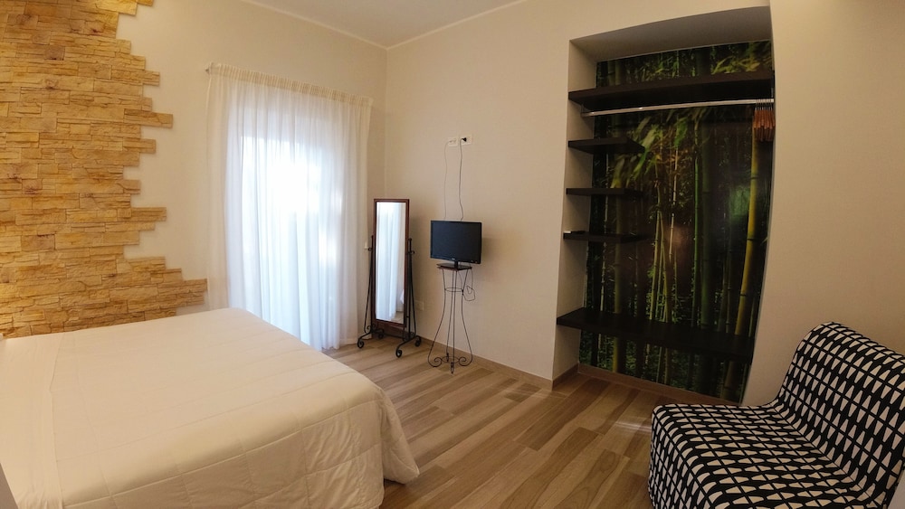 Luxury Apartment, 2 Bedrooms (Pet Friendly) photo 2