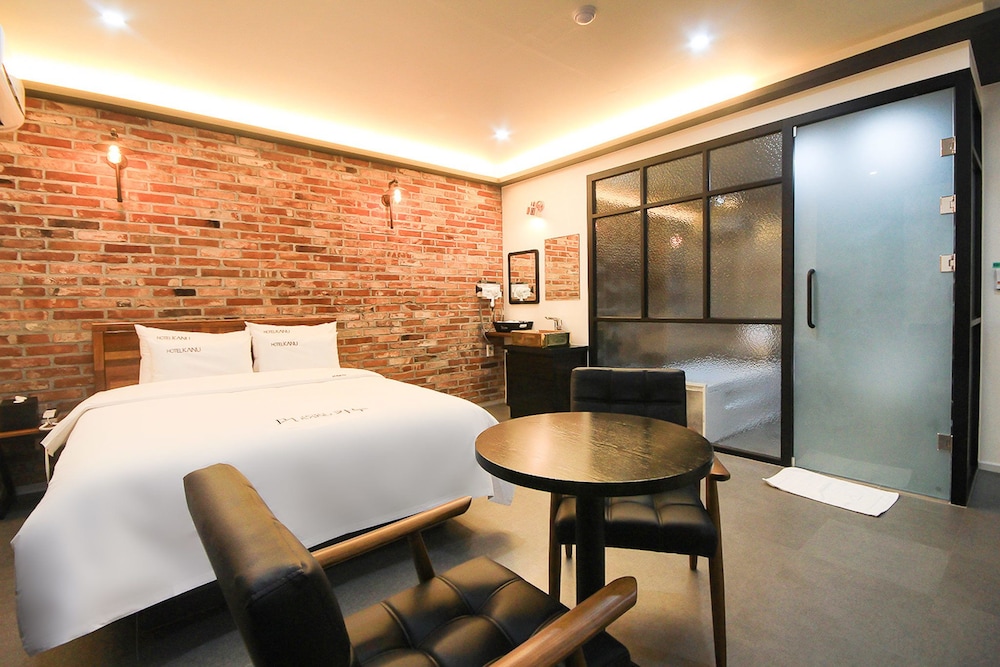 Room (+Samsung AirDresser) photo 2