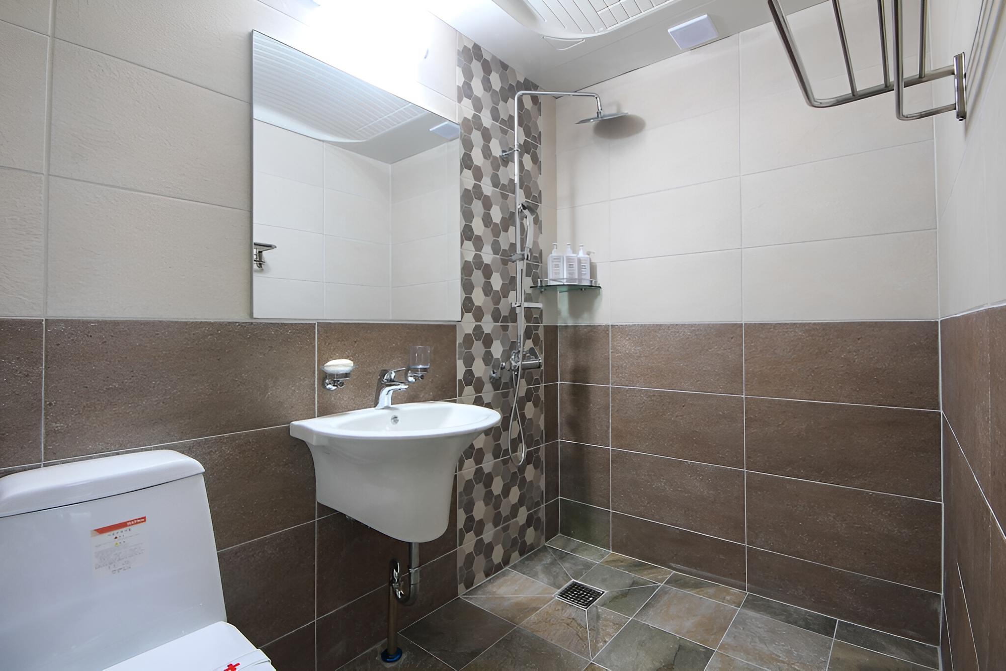 Room (Twin (double single bed heated mat ro) photo 3
