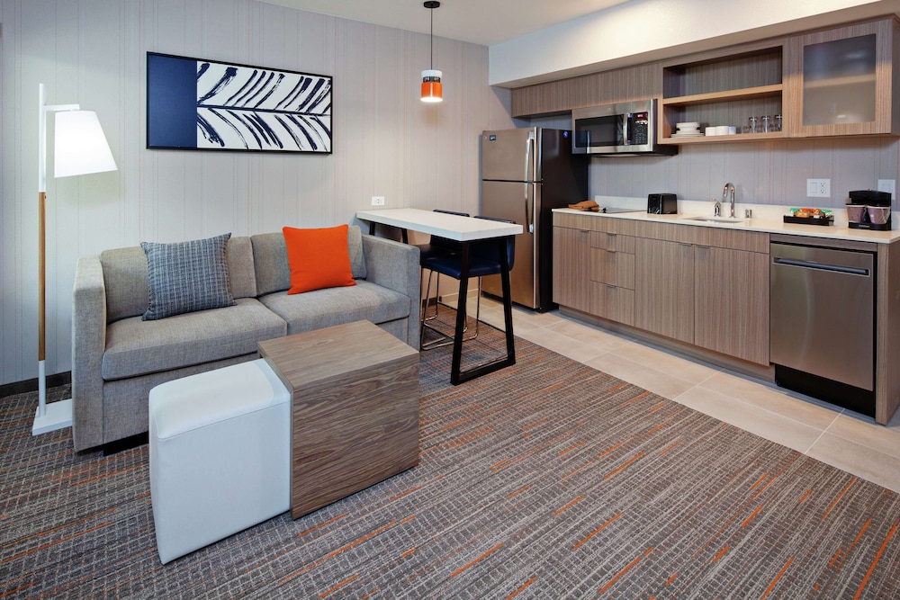 Suite, 1 King Bed, Non Smoking - Photo 6