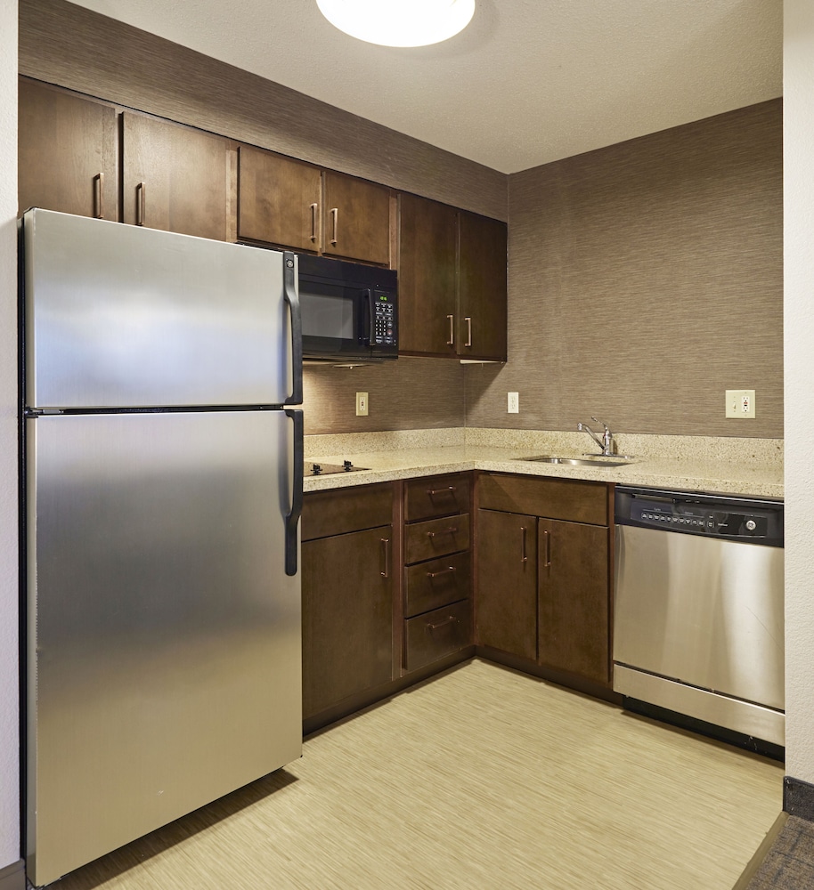 Suite, 1 Bedroom - Photo 5