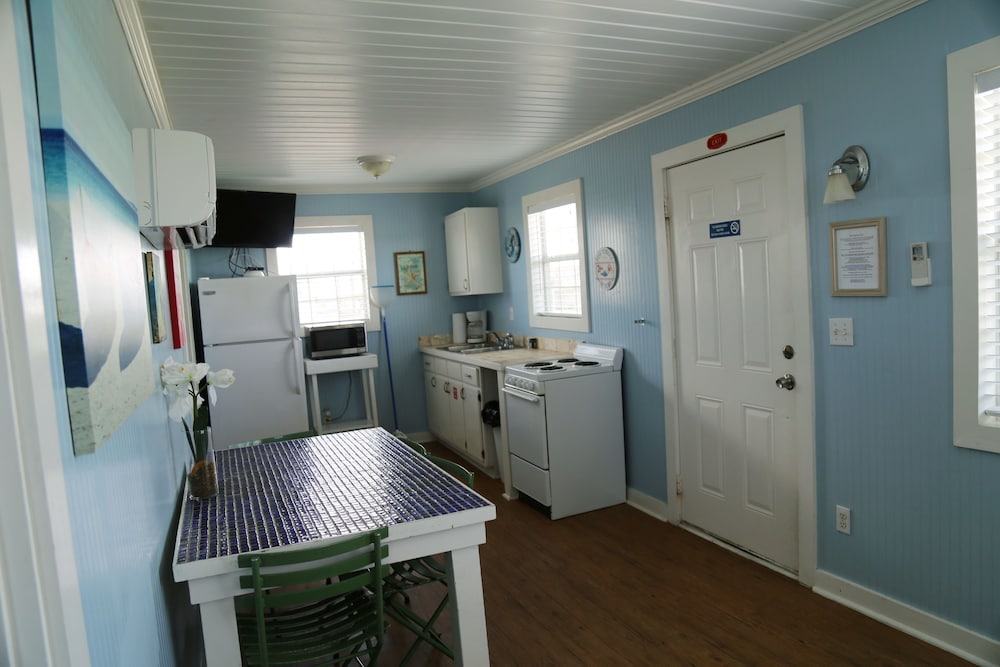 Classic Cottage, 2 Bedrooms, Kitchen photo 3