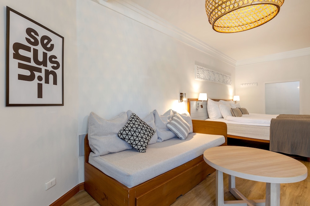 Family Suite - Photo 7