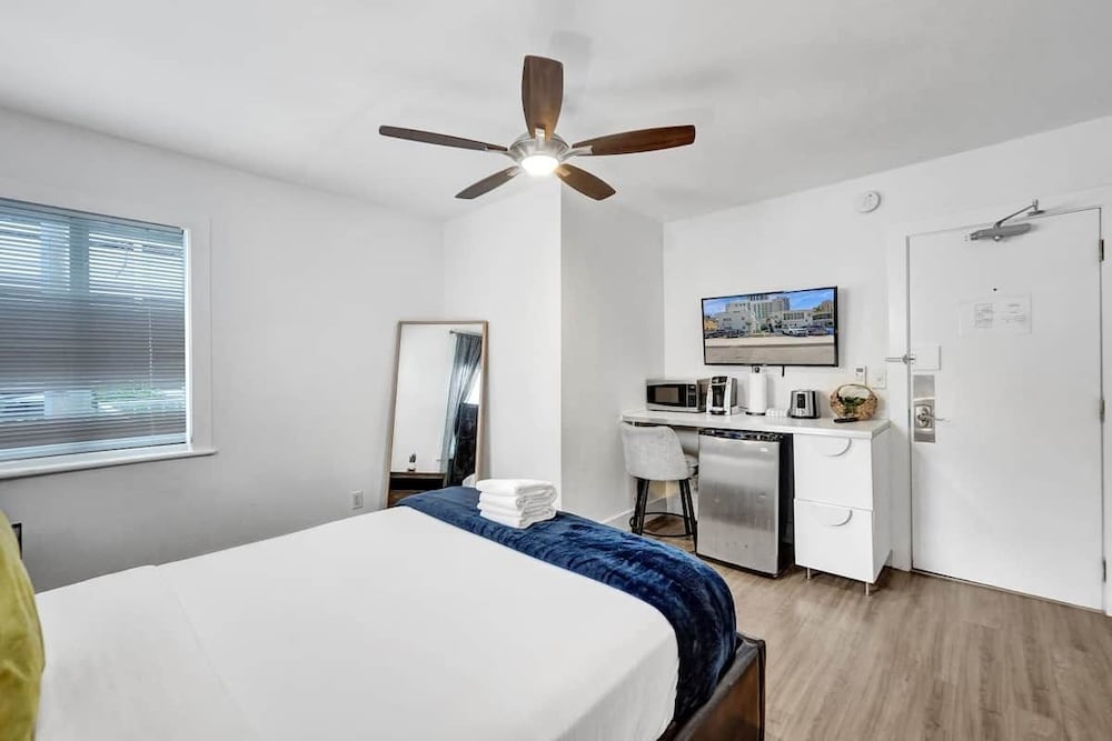 Classic Studio, Patio (Eden 1201)
