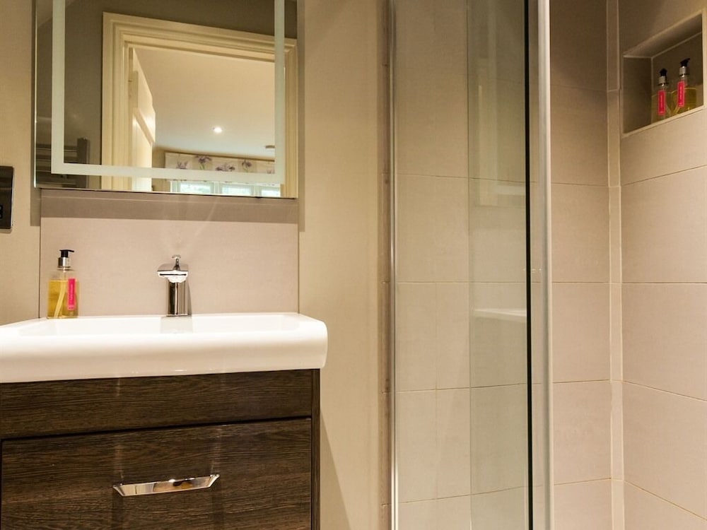 Luxury Double Room, Ensuite, Garden View photo 2
