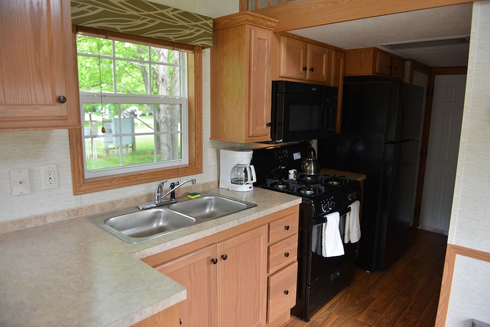 Cottage, Multiple Beds, Non Smoking, Kitchen (No Pets Permitted, Linens Not Provide) photo 3