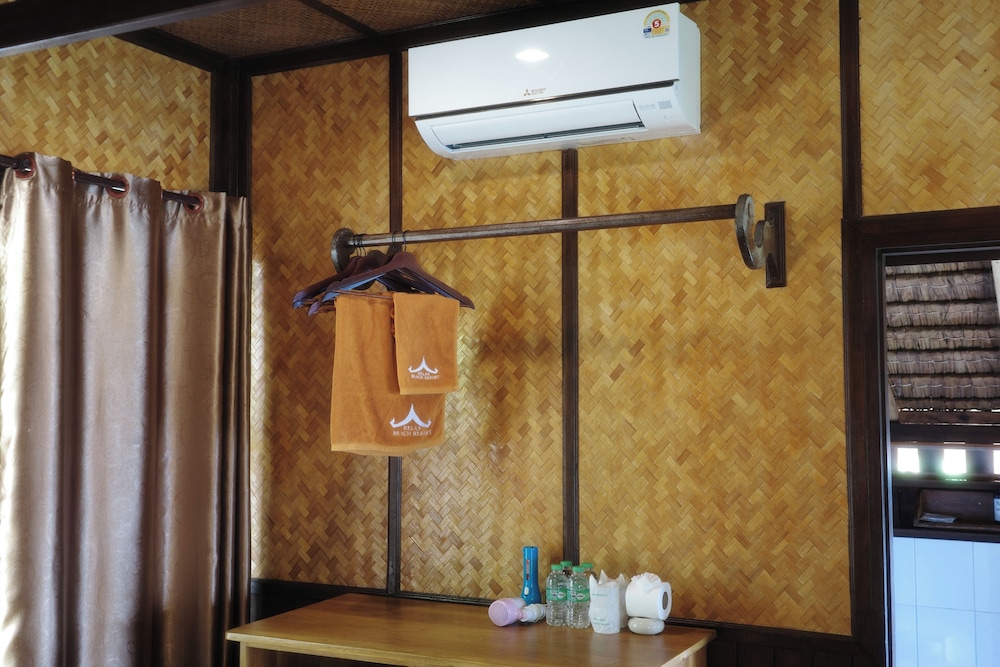 Ocean View Hillside Bungalow- Air Conditioning photo 3