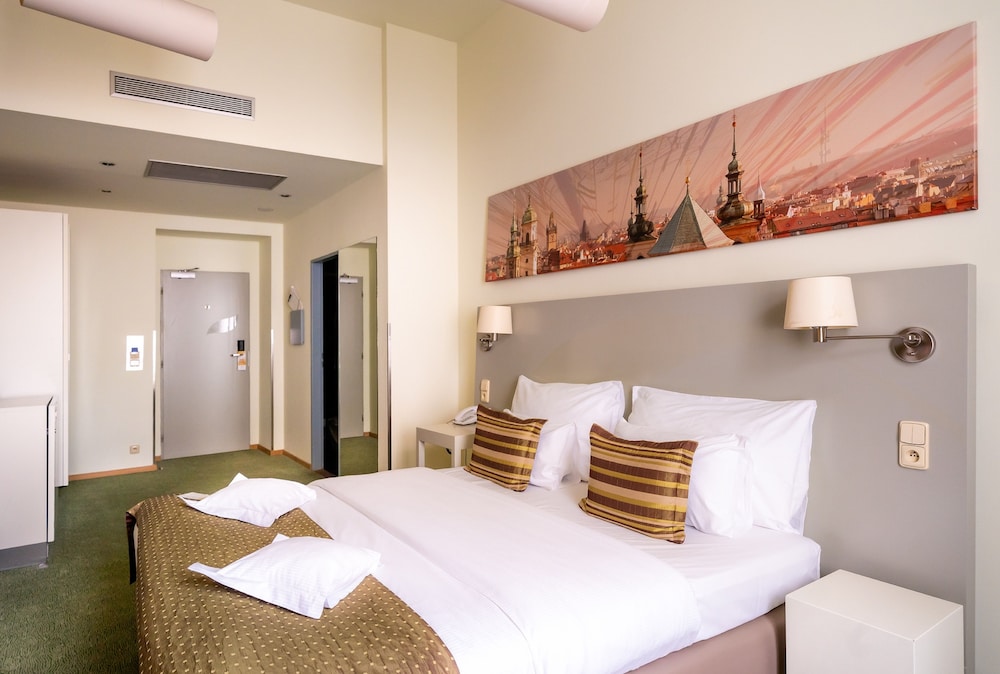 Deluxe Double or Twin Room - Photo 6