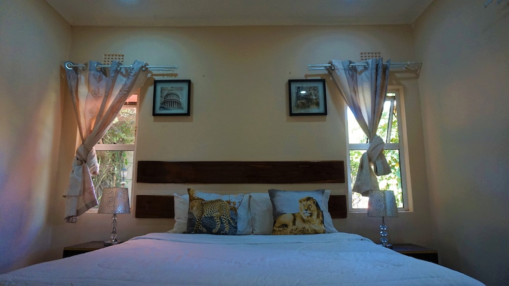 Family House, 2 Bedrooms, Pool View photo 1