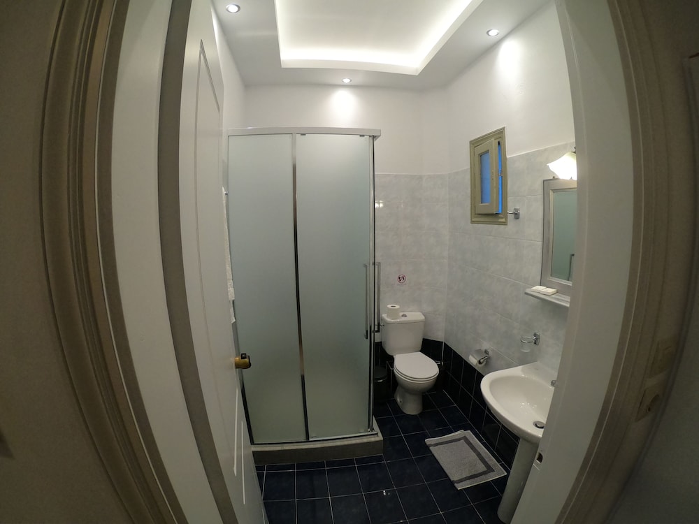 Family Room - Photo 10