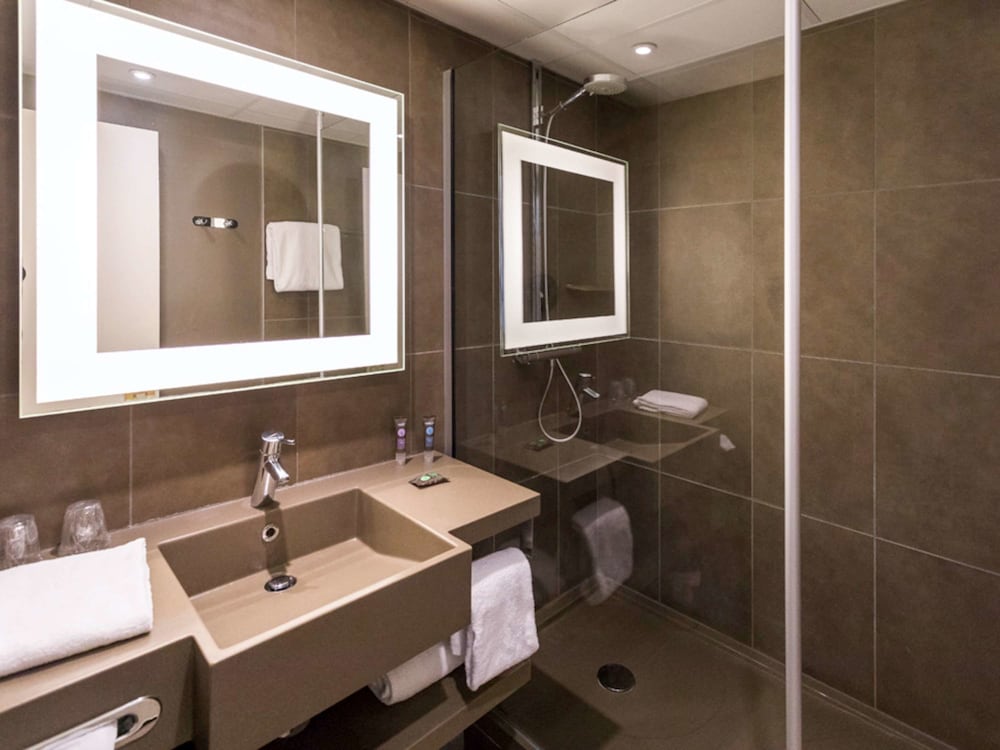 Superior Room, 2 Twin Beds thumbnail 5