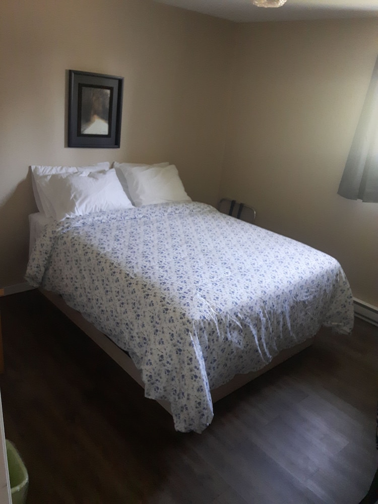 Family Room, Multiple Beds, Kitchen photo 2