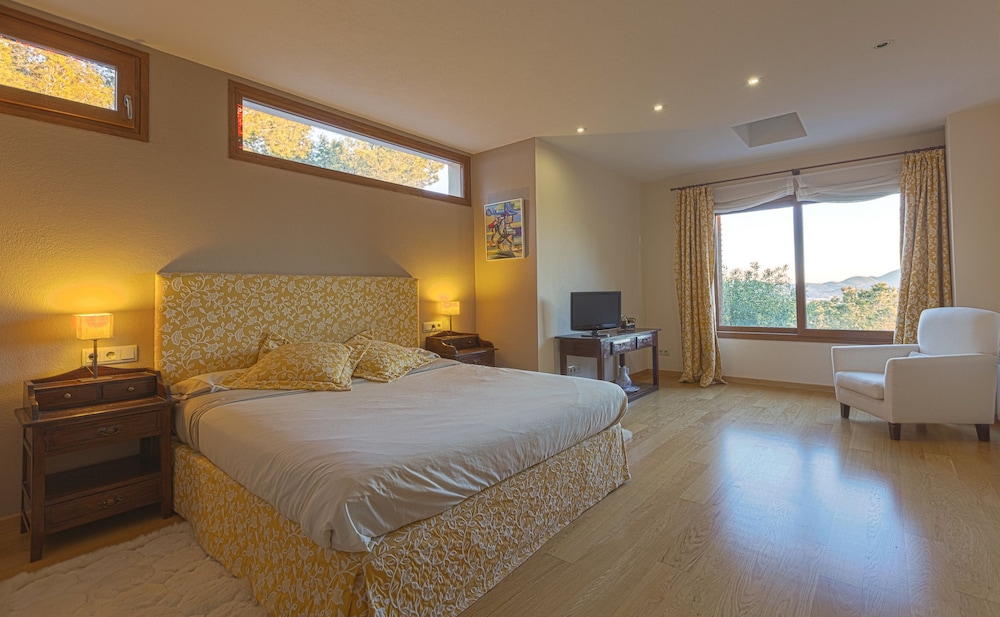 Villa Superior, 4 habitaciones, vista al jardín