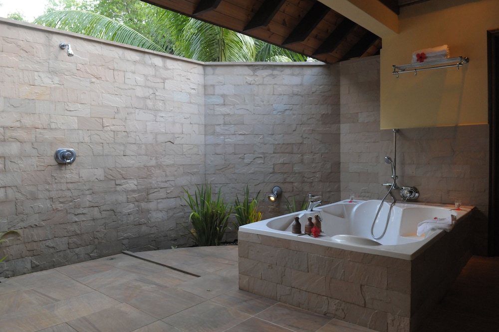 Villa (Hillside) - Photo 4