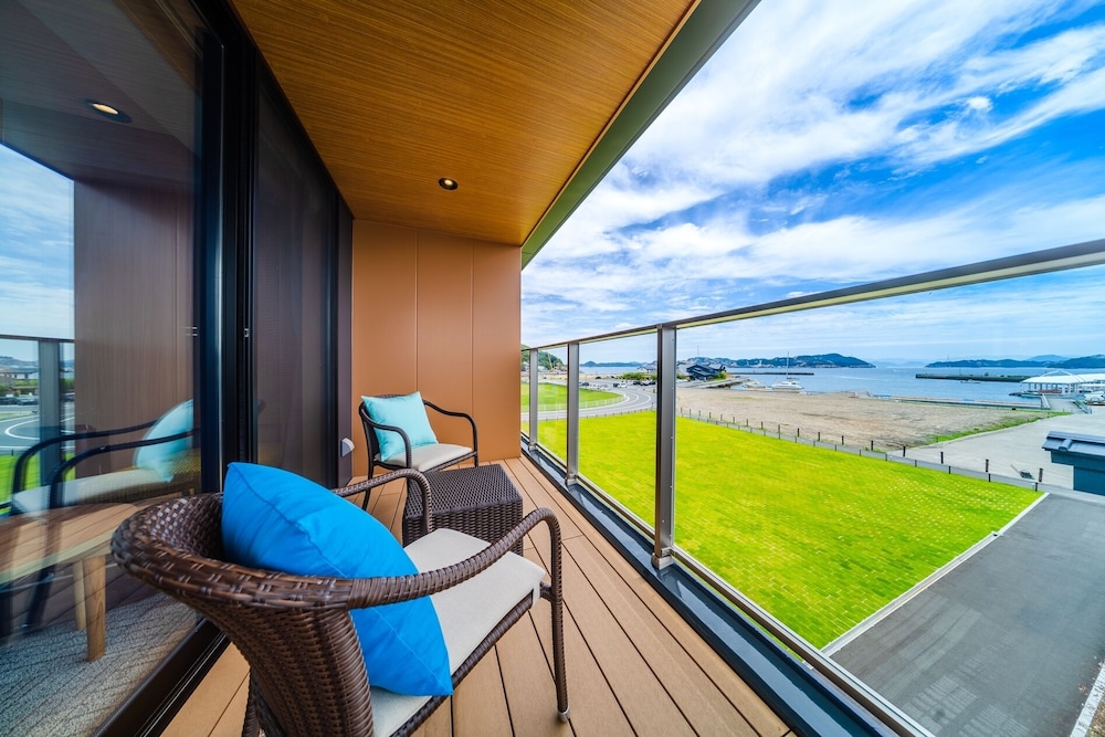 Premium Deluxe Room, Ocean View with Balcony, Non Smoking photo 2