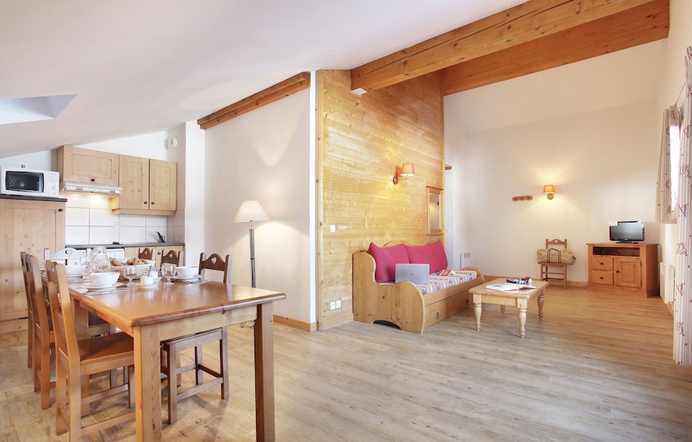 Apartment (6 People)