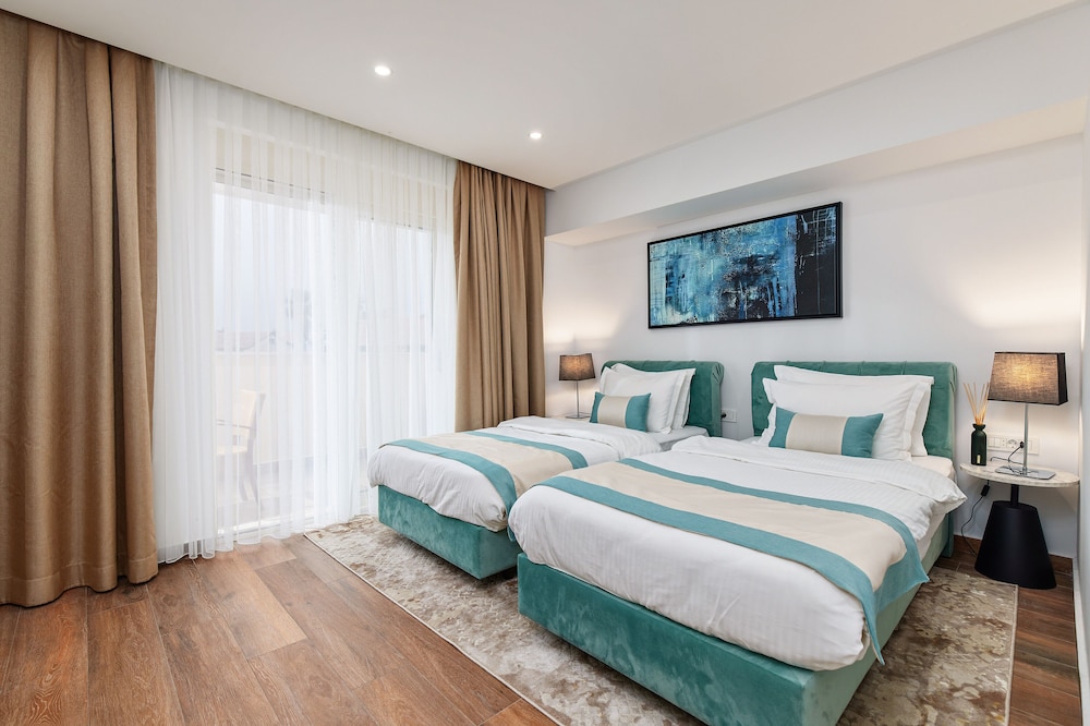 Deluxe Double or Twin Room photo 3