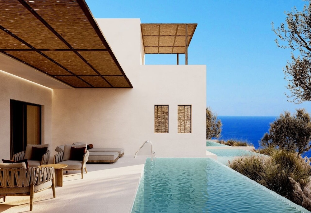 One Bedroom Suite With Private Pool & Sea View