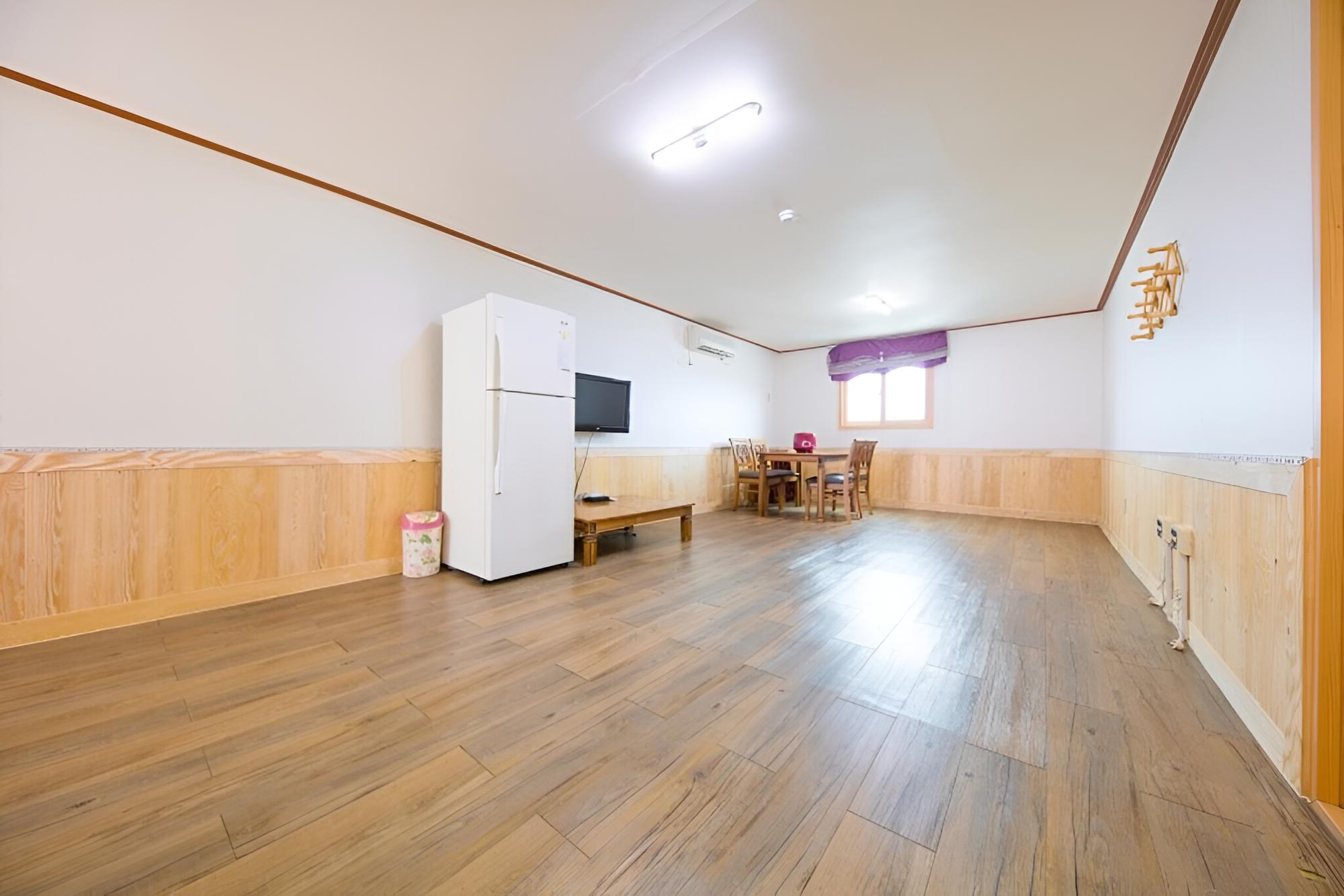 Room (501 (66m two-room)) - Photo 17