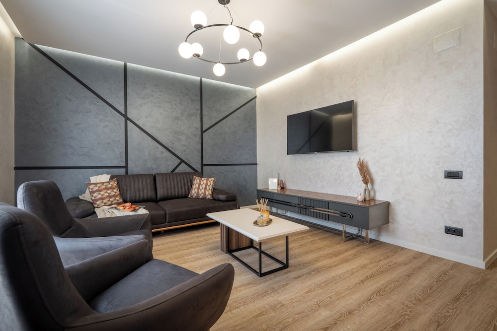 Luxury Apartment, City View