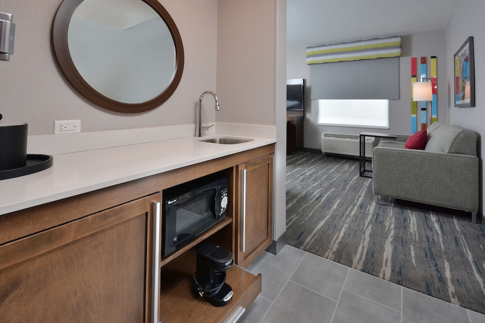 Suite, 1 King Bed, Accessible, Refrigerator & Microwave (Hearing) - Photo 7