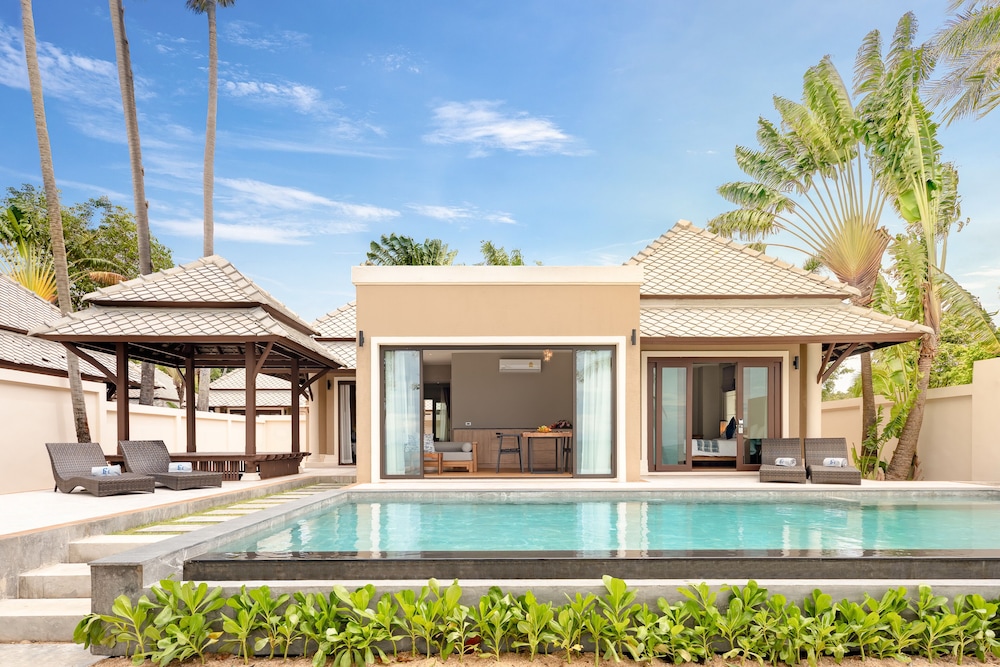 2 Bedroom Beachfront Family Pool Villa - Photo 9