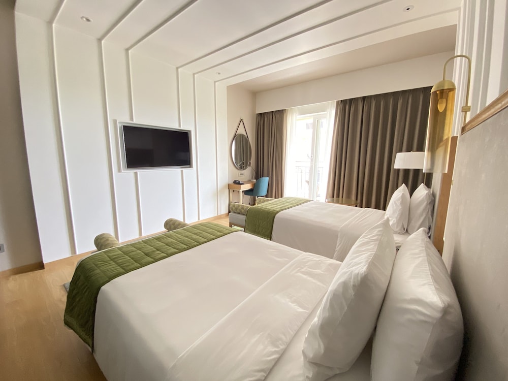 Standard Room, 2 Twin Beds, Balcony - Photo 3