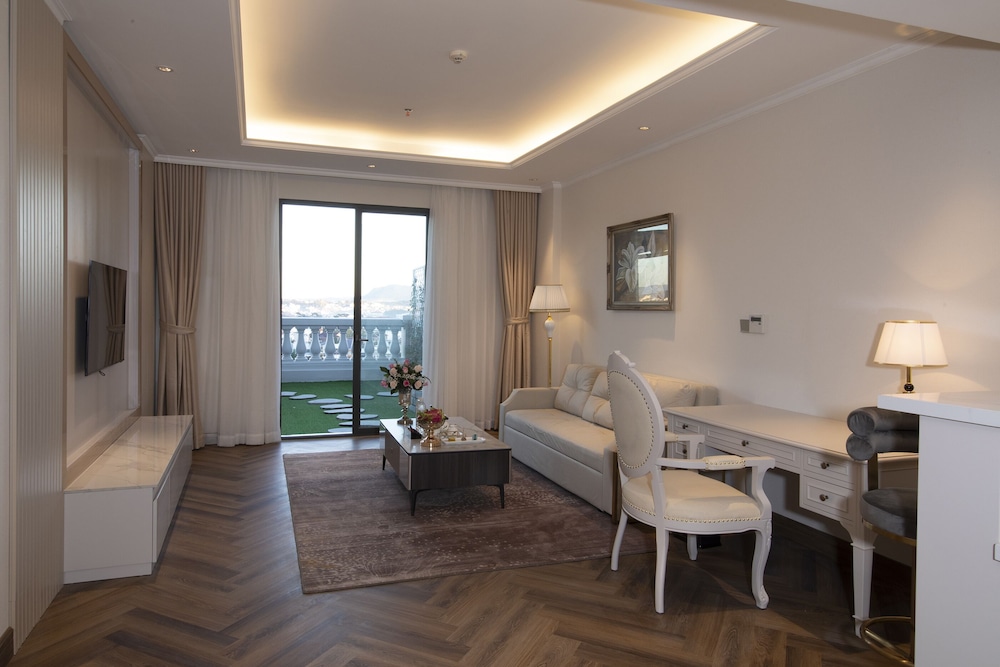Grand Suite, Garden View - Photo 16
