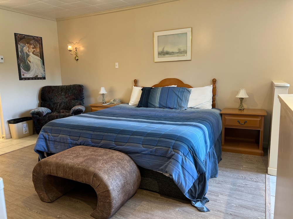 Romantic Studio Suite photo 1