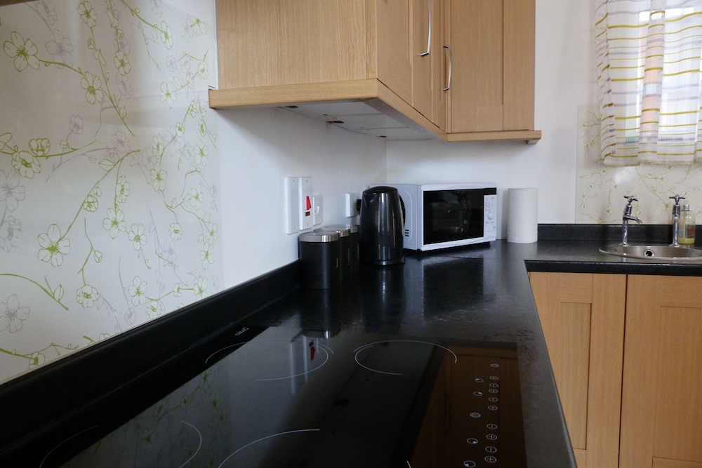 Standard Apartment, 4 Bedrooms, Ground Floor photo 3