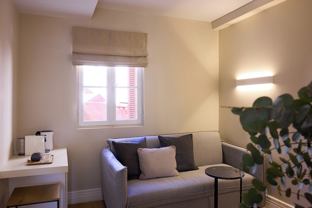 Executive Suite, Hill View with Balcony photo 3