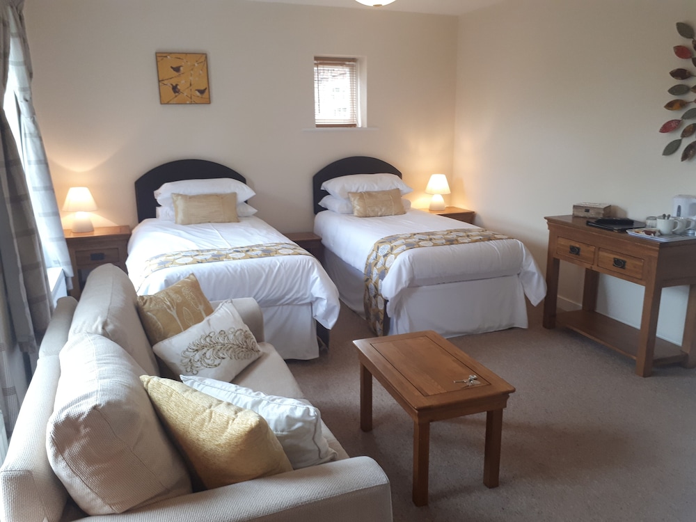 Deluxe Twin Room, Ensuite, Garden View (First floor)